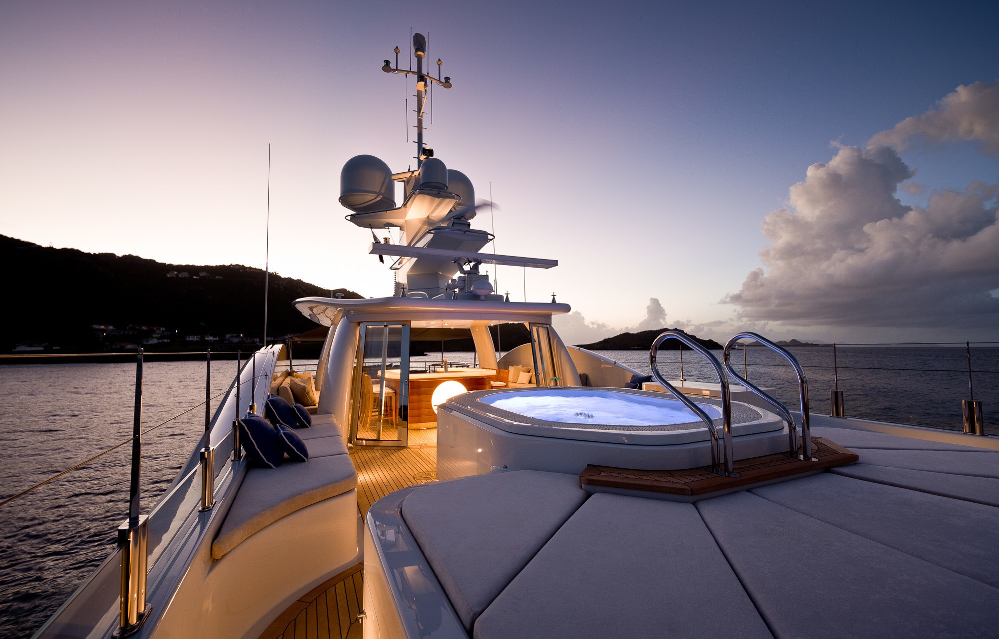 yacht astra owner